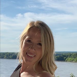 Meet your Posher, Alix